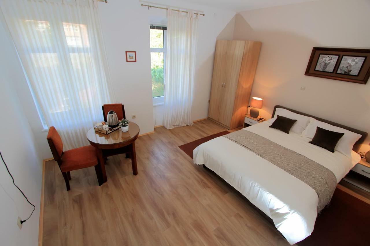 Apartamento Bivium Otočac Exterior foto